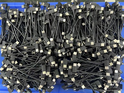 30 000 PCS USB-C na USB-C s ohybem 90 stupňů